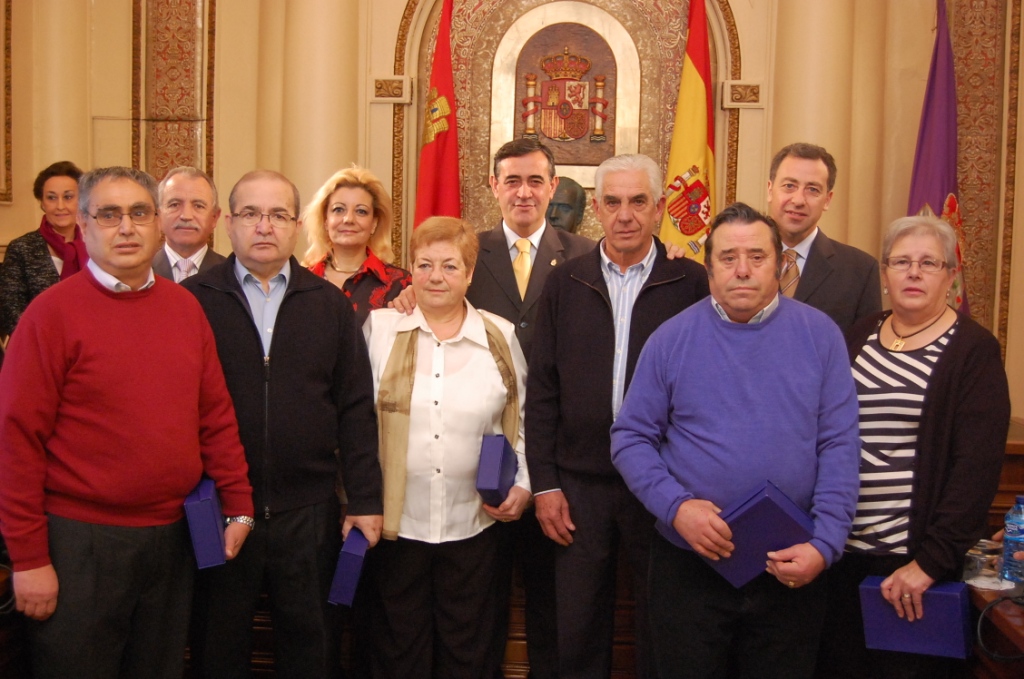 DIPUTACIÓN DE SORIA HOMENAJEA A LOS 9 TRABAJADORES QUE SE HAN JUBILADO EN 2013